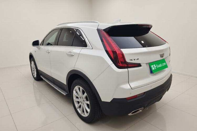 Used Cadillac XT4 2018 28T Two-Wheel Drive Tech Version Exterior 3
