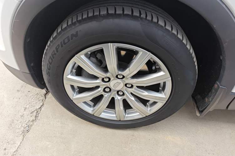 Used Cadillac XT4 2018 28T Two-Wheel Drive Leading Version Exterior 4