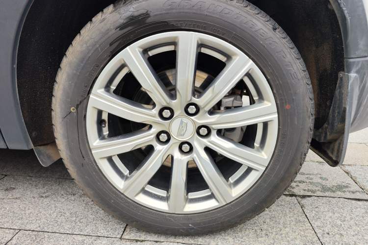 Used Cadillac XT4 2018 28T Two-Wheel Drive Leading Version Exterior 4