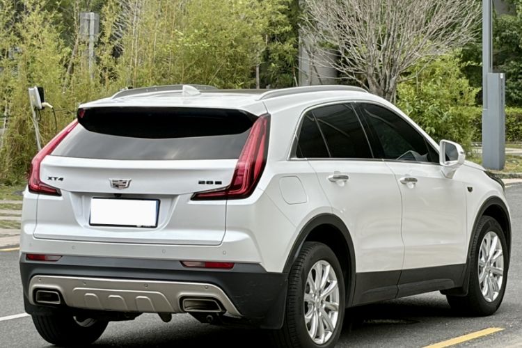 Used Cadillac XT4 2018 28T Two-Wheel Drive Tech Version Exterior 4