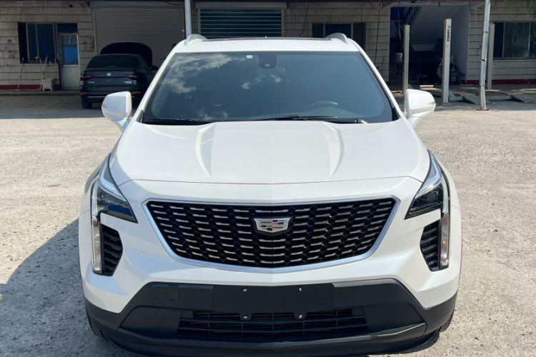 Used Cadillac XT4 2018 28T Two-Wheel Drive Tech Version Exterior 4