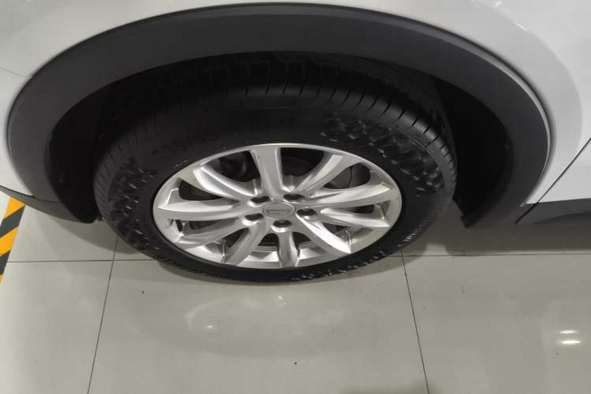Used Cadillac XT4 2018 28T Two-Wheel Drive Tech Version Exterior 4