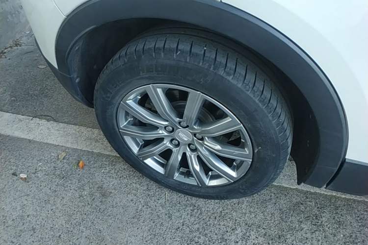 Used Cadillac XT4 2018 28T Four-Wheel Drive Leading Model Exterior 5