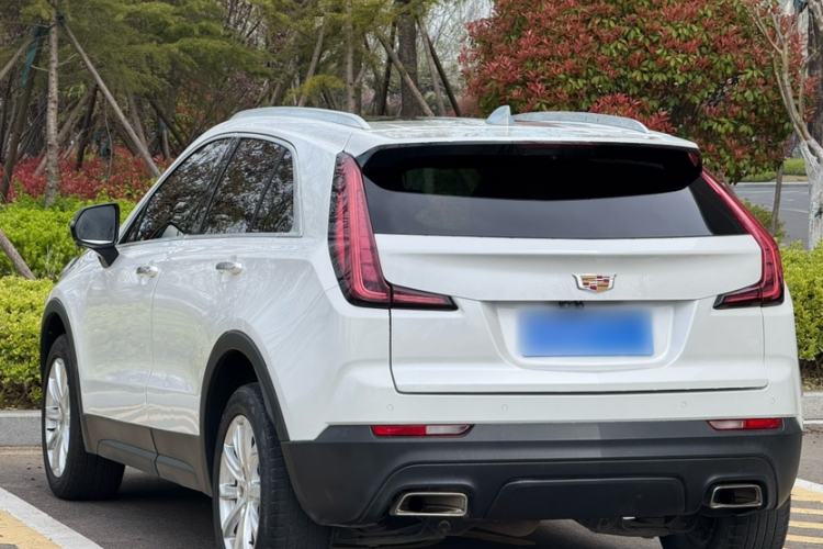 Used Cadillac XT4 2018 28T Two-Wheel Drive Tech Version Exterior 5