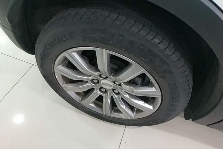 Used Cadillac XT4 2018 28T Two-Wheel Drive Leading Version Exterior 5
