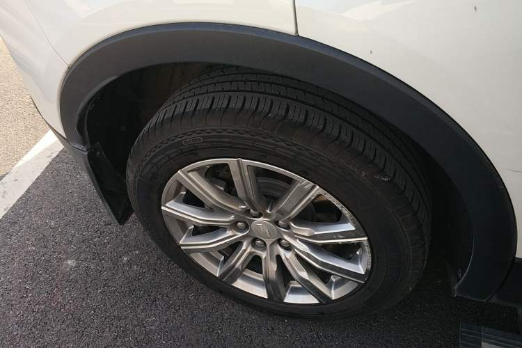 Used Cadillac XT4 2018 28T Two-Wheel Drive Leading Version Exterior 5