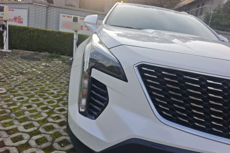 Used Cadillac XT4 2018 28T Two-Wheel Drive Tech Version Exterior 6