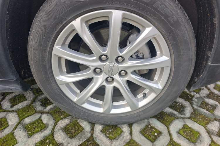 Used Cadillac XT4 2018 28T Two-Wheel Drive Tech Version Exterior 7