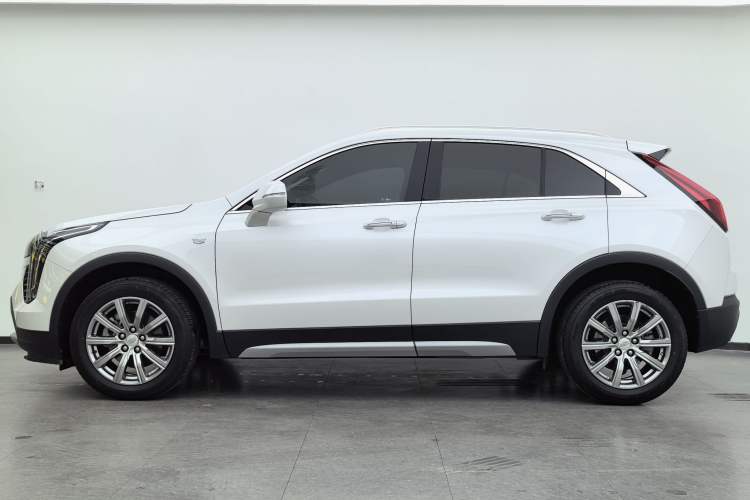 Used Cadillac XT4 2018 28T Two-Wheel-Drive Luxury Model Exterior 8