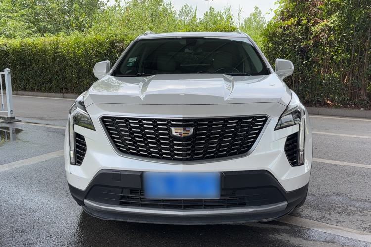 Used Cadillac XT4 2018 28T Two-Wheel-Drive Luxury Model Front