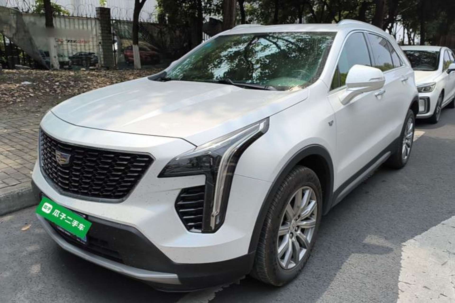 Used Cadillac XT4 2018 28T Two-Wheel-Drive Luxury Model Front Left 45 Deg