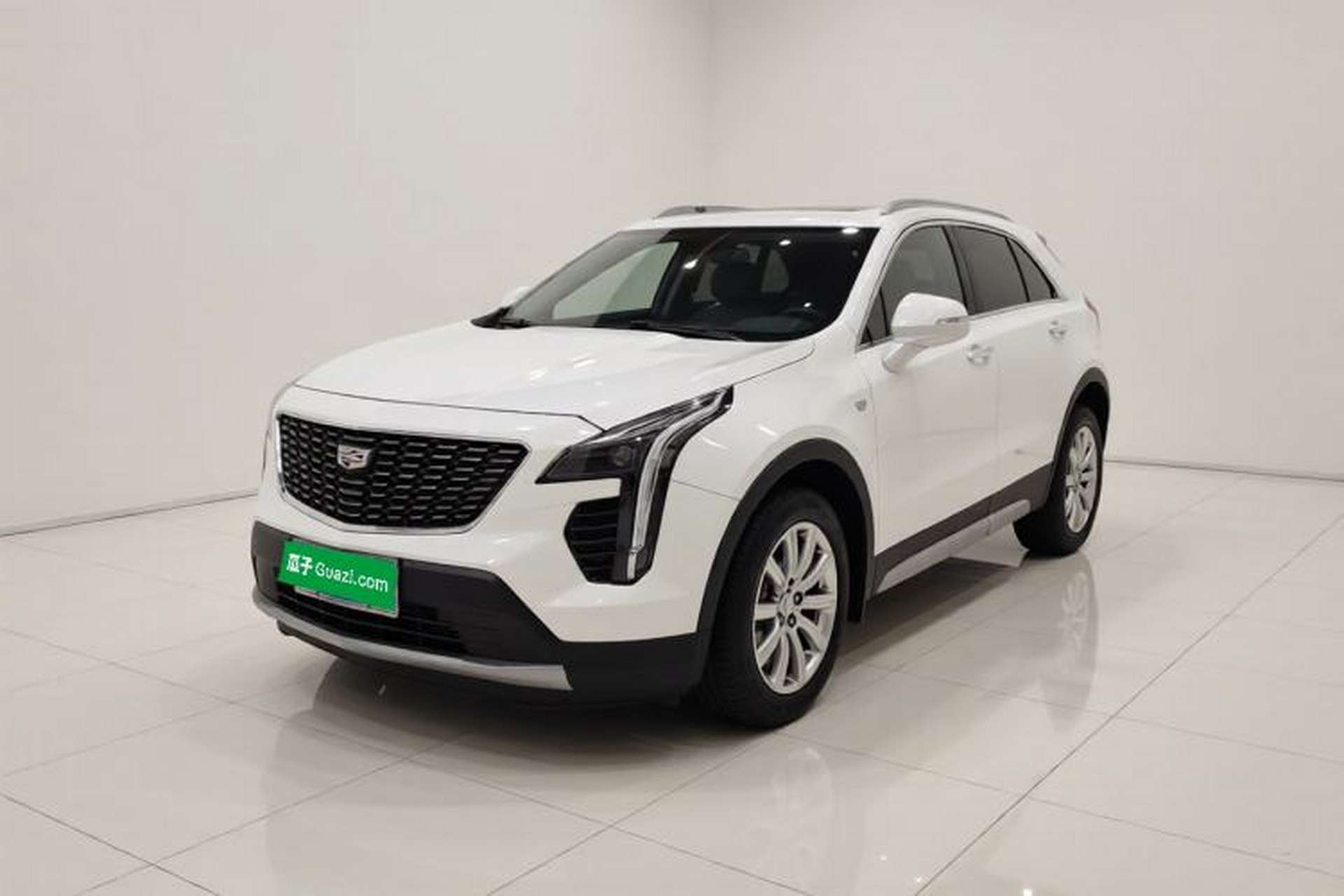 Used Cadillac XT4 2018 28T Two-Wheel Drive Leading Version Front Left 45 Deg