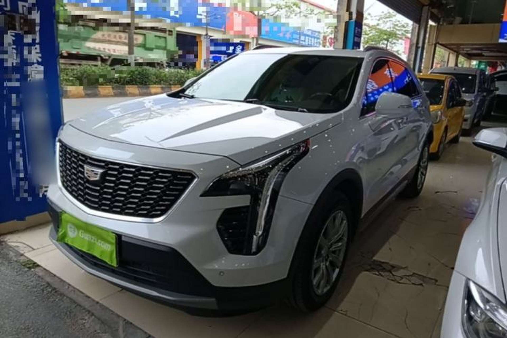 Used Cadillac XT4 2018 28T Two-Wheel-Drive Luxury Model Front Left 45 Deg