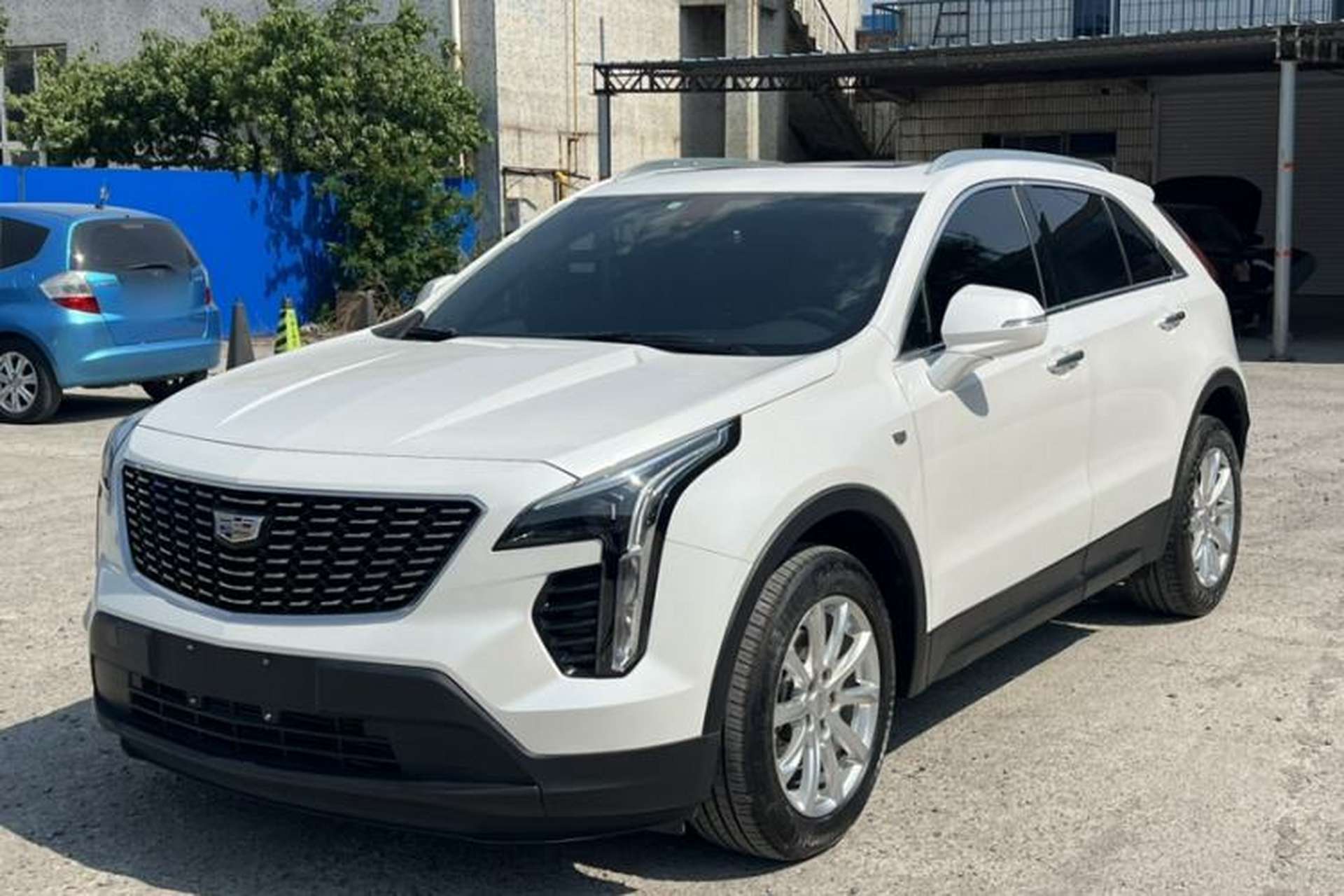 Used Cadillac XT4 2018 28T Two-Wheel Drive Tech Version Front Left 45 Deg