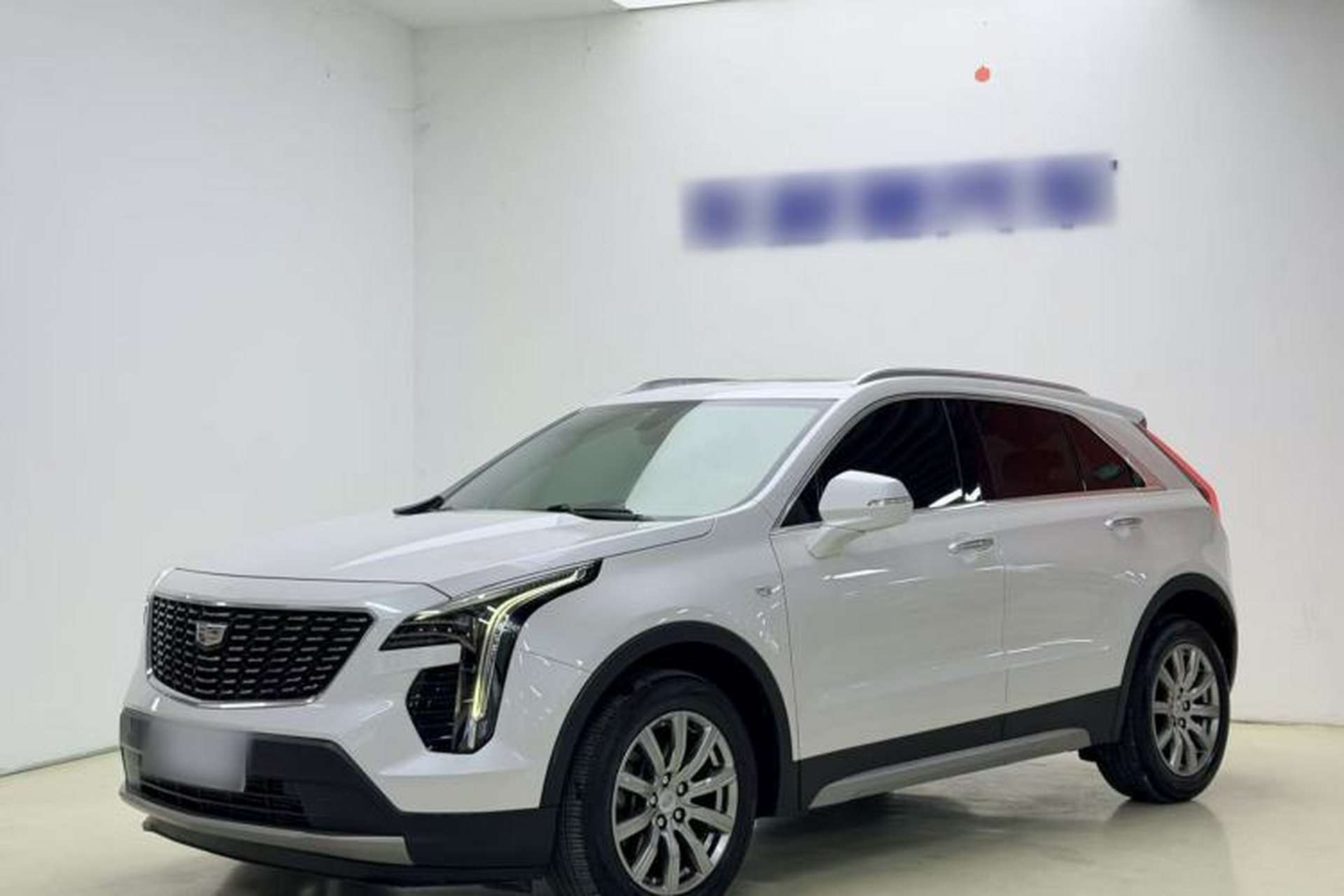 Used Cadillac XT4 2018 28T Two-Wheel Drive Leading Version Front Left 45 Deg