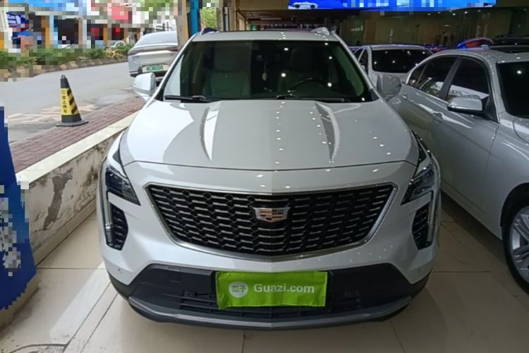 Used Cadillac XT4 2018 28T Two-Wheel-Drive Luxury Model Front