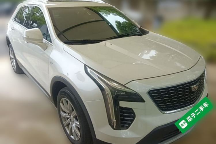 Used Cadillac XT4 2018 28T Two-Wheel Drive Leading Version Front Right 45 Deg