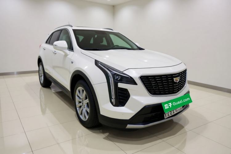 Used Cadillac XT4 2018 28T Two-Wheel Drive Leading Version Front Right 45 Deg