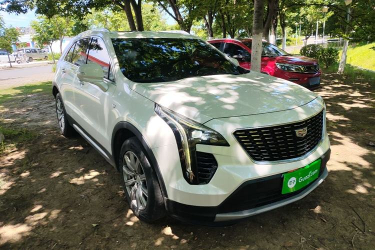 Used Cadillac XT4 2018 28T Two-Wheel Drive Leading Version Front Right 45 Deg