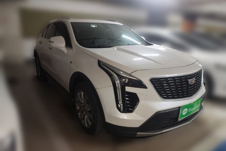Used Cadillac XT4 2018 28T Two-Wheel Drive Leading Version Front Right 45 Deg