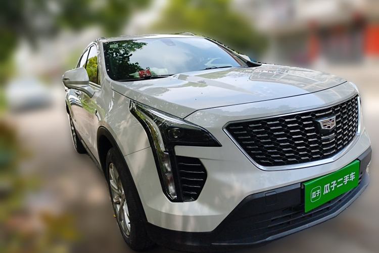 Used Cadillac XT4 2018 28T Two-Wheel Drive Tech Version Front Right 45 Deg