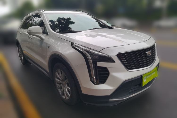 Used Cadillac XT4 2018 28T Two-Wheel Drive Leading Version Front Right 45 Deg