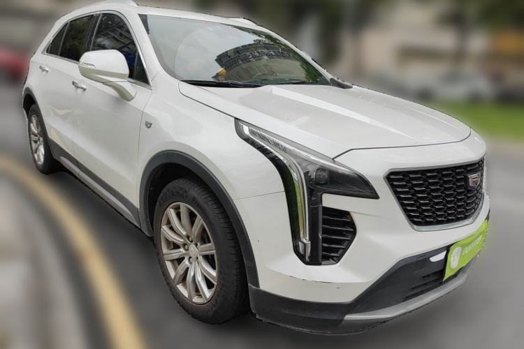 Used Cadillac XT4 2018 28T Two-Wheel Drive Leading Version Front Right 45 Deg