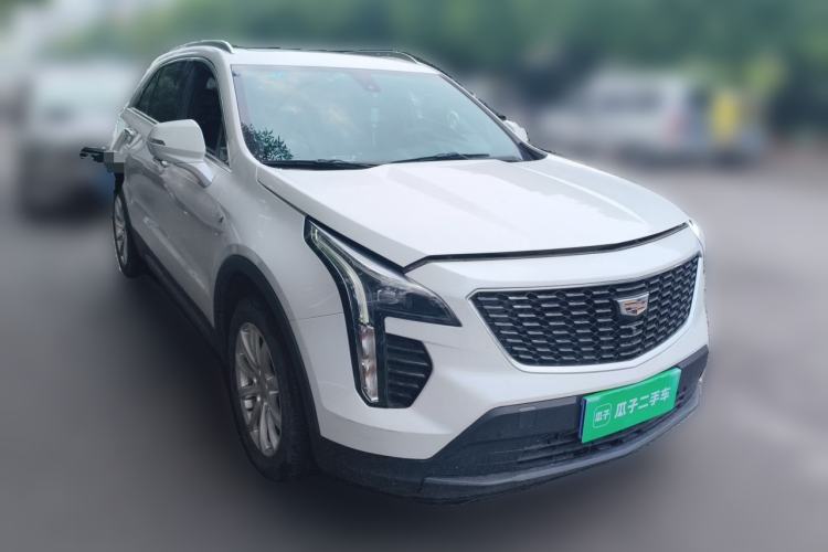Used Cadillac XT4 2018 28T Two-Wheel Drive Tech Version Front Right 45 Deg