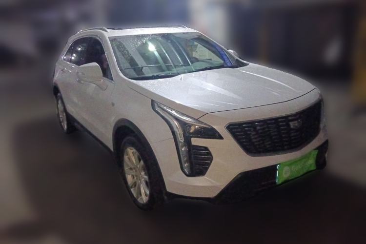 Used Cadillac XT4 2018 28T Two-Wheel Drive Tech Version Front Right 45 Deg