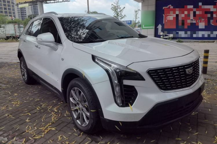 Used Cadillac XT4 2018 28T Two-Wheel Drive Tech Version Front Right 45 Deg