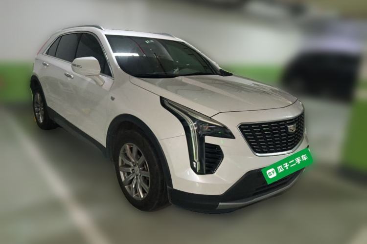 Used Cadillac XT4 2018 28T Two-Wheel Drive Leading Version Front Right 45 Deg