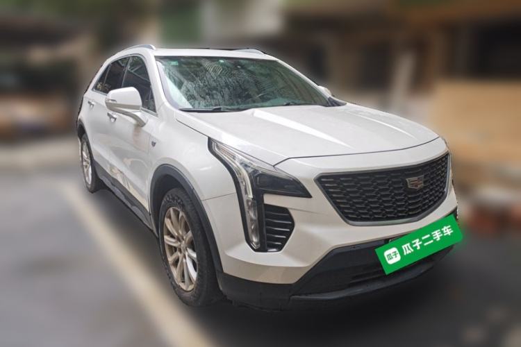Used Cadillac XT4 2018 28T Two-Wheel Drive Tech Version Front Right 45 Deg