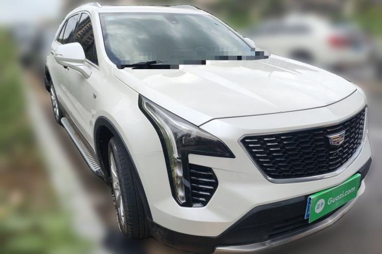 Used Cadillac XT4 2018 28T Two-Wheel Drive Tech Version Front Right 45 Deg