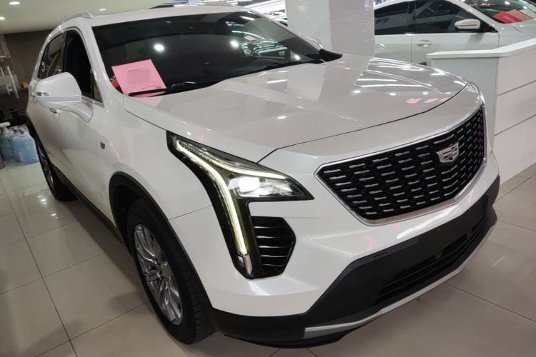 Used Cadillac XT4 2018 28T Four-Wheel Drive Leading Model Front Right 45 Deg