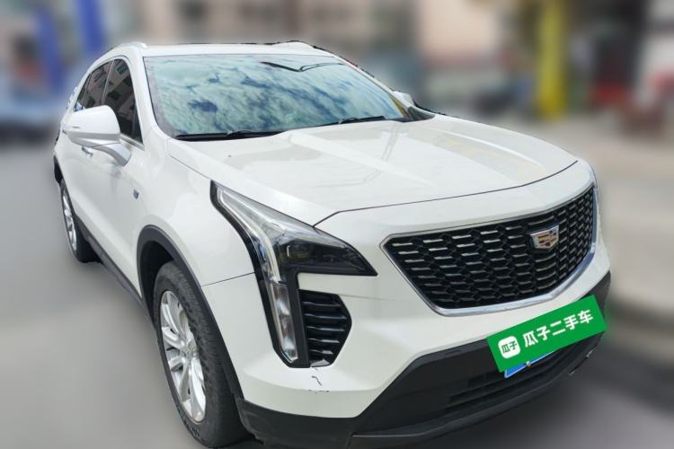 Used Cadillac XT4 2018 28T Two-Wheel Drive Tech Version Front Right 45 Deg