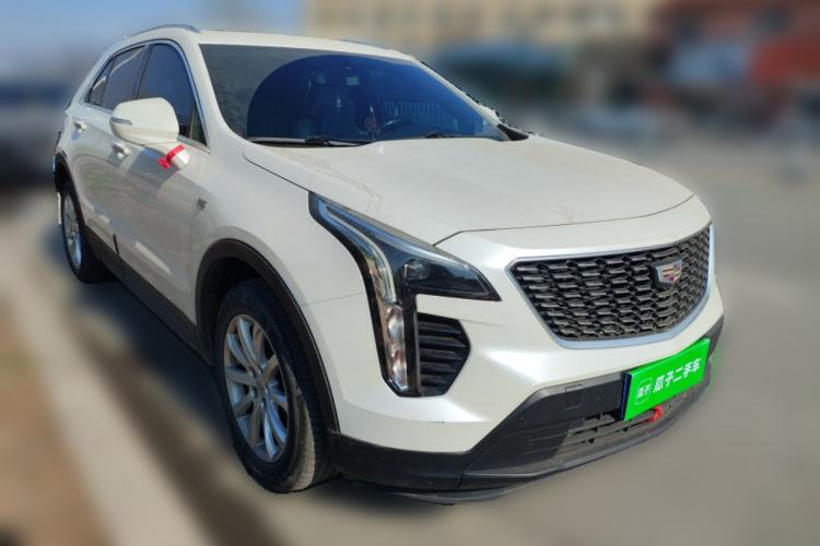 Used Cadillac XT4 2018 28T Two-Wheel Drive Tech Version Front Right 45 Deg