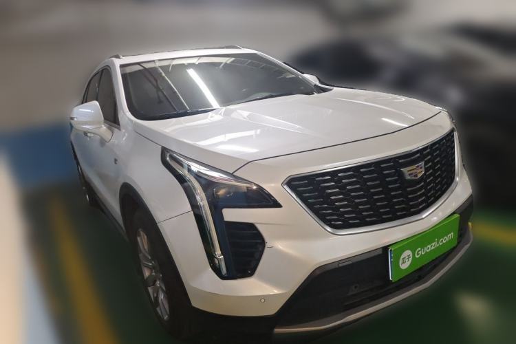 Used Cadillac XT4 2018 28T Two-Wheel Drive Leading Version Front Right 45 Deg