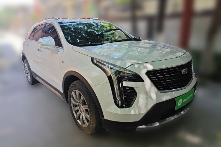 Used Cadillac XT4 2018 28T Two-Wheel Drive Leading Version Front Right 45 Deg