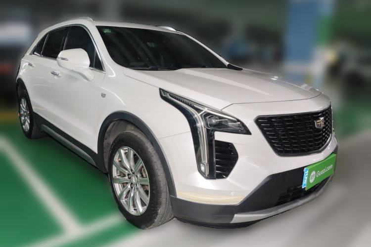 Used Cadillac XT4 2018 28T Four-Wheel Drive Leading Model Front Right 45 Deg