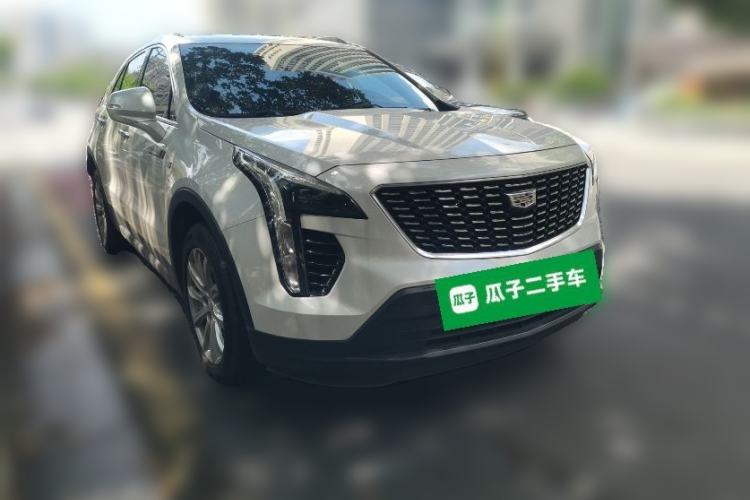 Used Cadillac XT4 2018 28T Two-Wheel Drive Tech Version Front Right 45 Deg