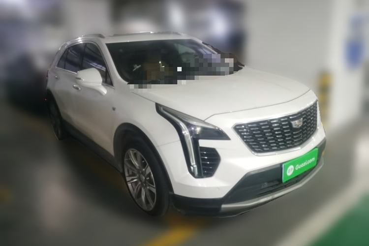 Used Cadillac XT4 2018 28T 4x4 Platinum Edition Front Right 45 Deg