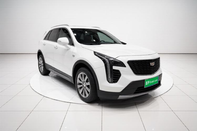 Used Cadillac XT4 2018 28T Two-Wheel-Drive Luxury Model Front Right 45 Deg