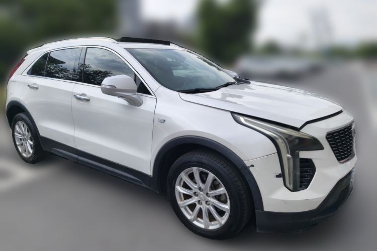 Used Cadillac XT4 2018 28T Two-Wheel Drive Tech Version Front Right 45 Deg
