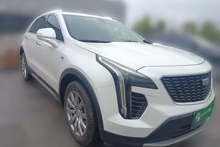 Used Cadillac XT4 2018 28T Two-Wheel Drive Leading Version Front Right 45 Deg