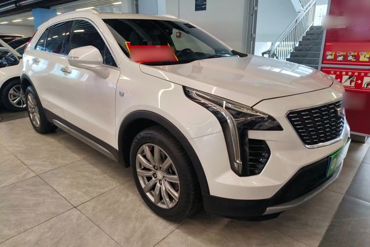 Used Cadillac XT4 2018 28T Two-Wheel Drive Leading Version Front Right 45 Deg