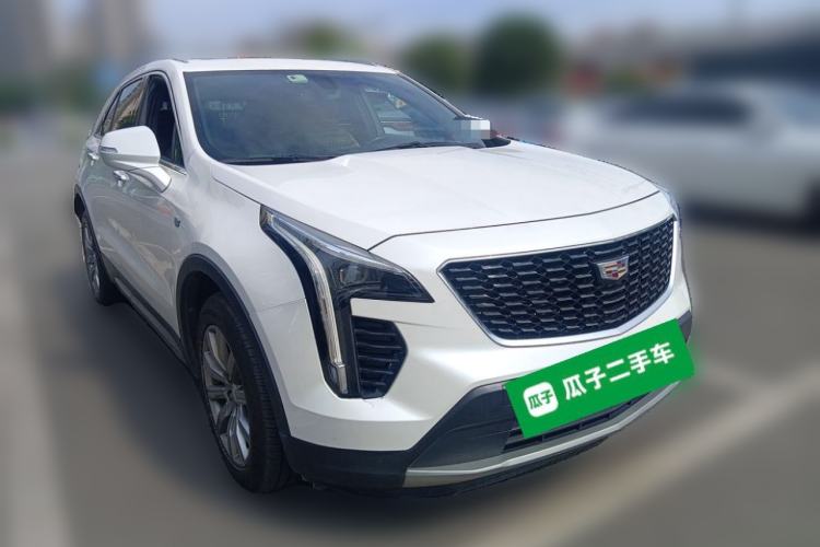 Used Cadillac XT4 2018 28T Two-Wheel Drive Leading Version Front Right 45 Deg