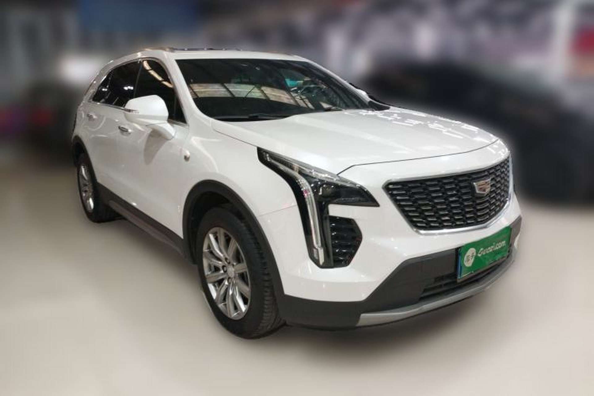 Used Cadillac XT4 2018 28T Two-Wheel Drive Leading Version Front Right 45 Deg