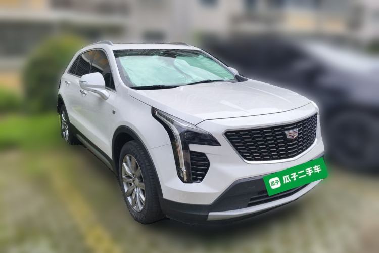 Used Cadillac XT4 2018 28T Two-Wheel Drive Leading Version Front Right 45 Deg