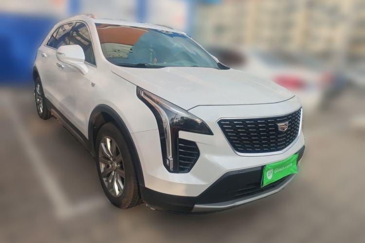 Used Cadillac XT4 2018 28T Two-Wheel-Drive Luxury Model Front Right 45 Deg
