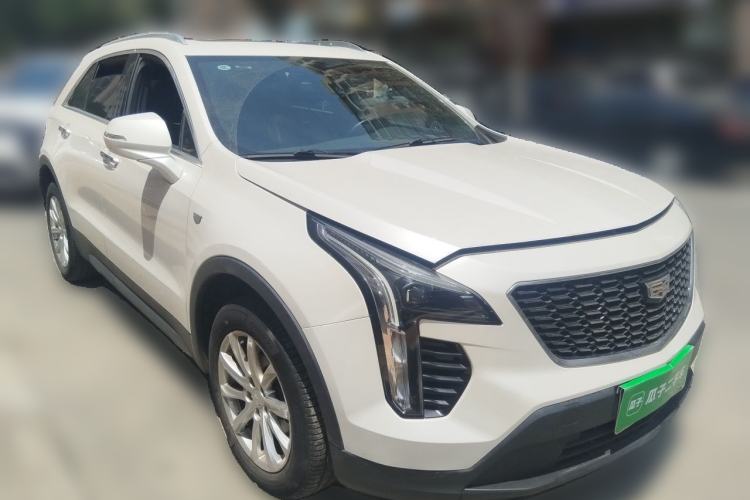 Used Cadillac XT4 2018 28T Two-Wheel Drive Tech Version Front Right 45 Deg